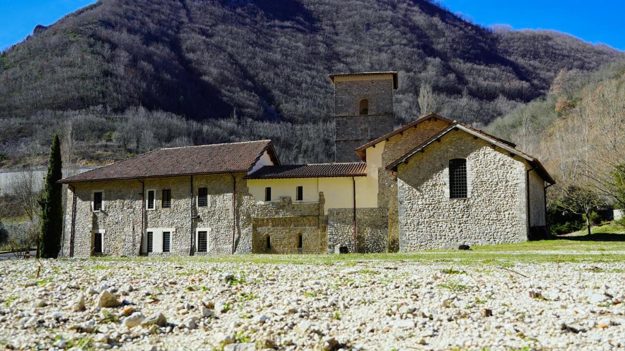ホテル Abbazia Ss. Quirico E Giulitta Micigliano エクステリア 写真