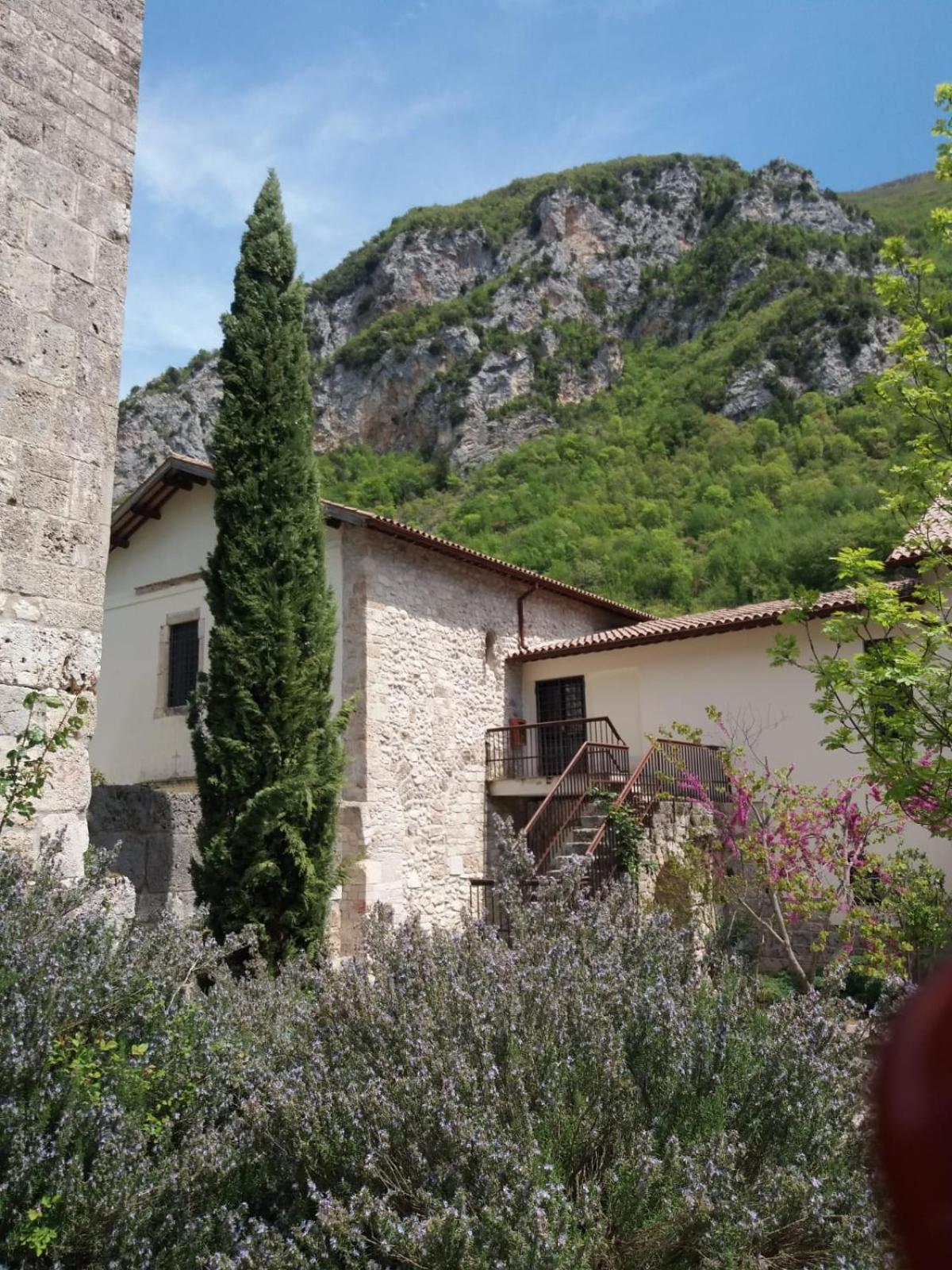 ホテル Abbazia Ss. Quirico E Giulitta Micigliano エクステリア 写真