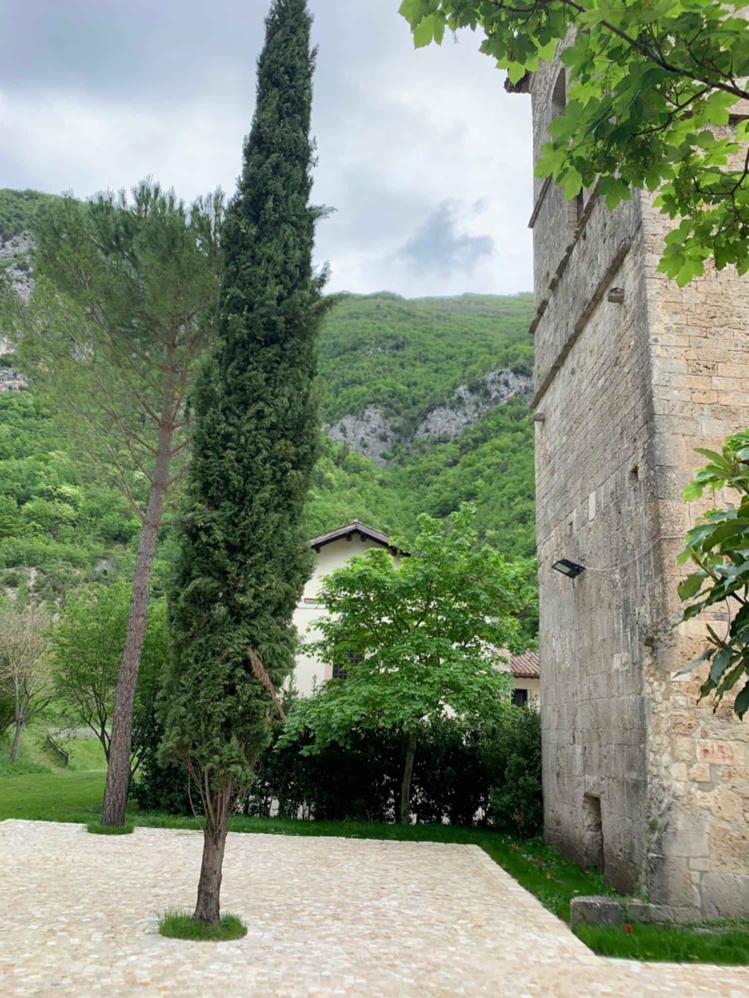 ホテル Abbazia Ss. Quirico E Giulitta Micigliano エクステリア 写真